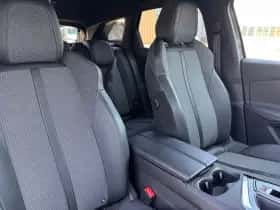 Peugeot 3008 (2023) thumbnail 9