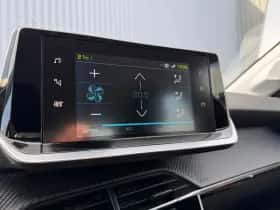 Peugeot e-208 (2022) thumbnail 18