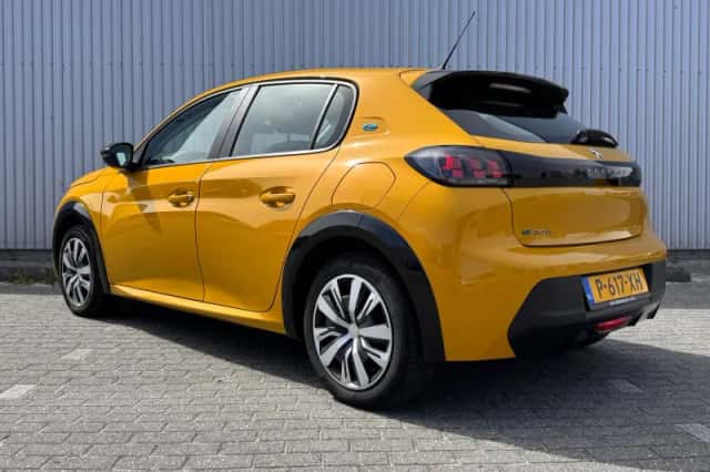 Peugeot e-208 (2022) thumbnail 3