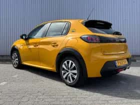 Peugeot e-208 (2022) thumbnail 3