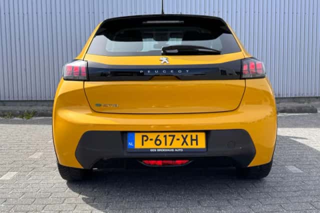 Peugeot e-208 (2022) thumbnail 4