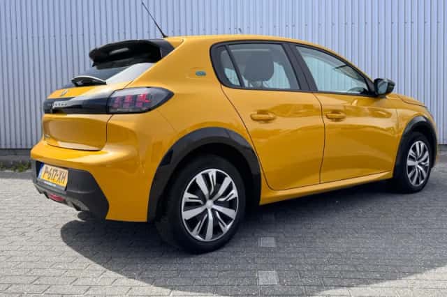 Peugeot e-208 (2022) thumbnail 5