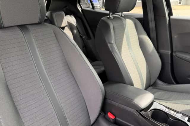 Peugeot 2008 (2022) thumbnail 12