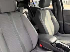 Peugeot 2008 (2022) thumbnail 12