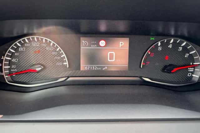 Peugeot 2008 (2022) thumbnail 18