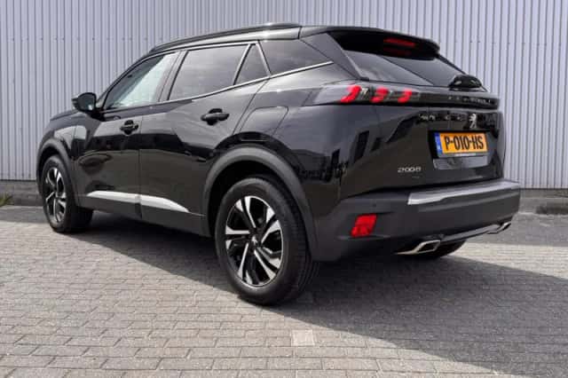 Peugeot 2008 (2022) thumbnail 3