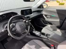 Peugeot 2008 (2022) thumbnail 9