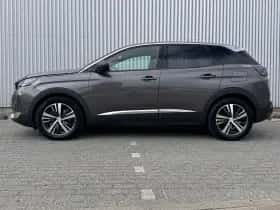 Peugeot 3008 (2023) thumbnail 2