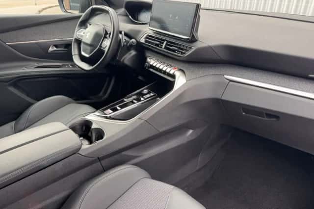 Peugeot 3008 (2023) thumbnail 13