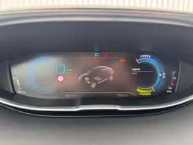 Peugeot 3008 (2023) thumbnail 18