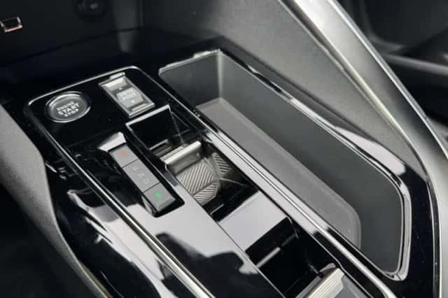 Peugeot 3008 (2023) thumbnail 19