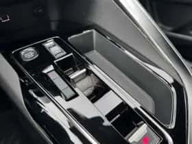 Peugeot 3008 (2023) thumbnail 19