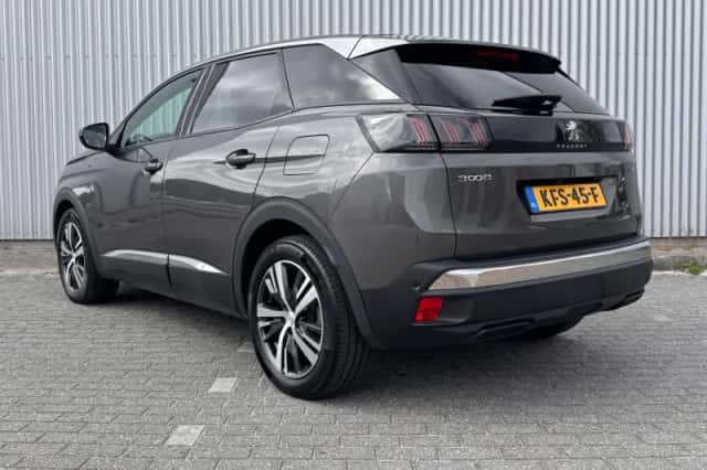 Peugeot 3008 (2023) thumbnail 3