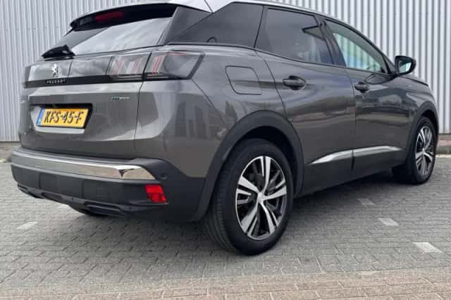 Peugeot 3008 (2023) thumbnail 5
