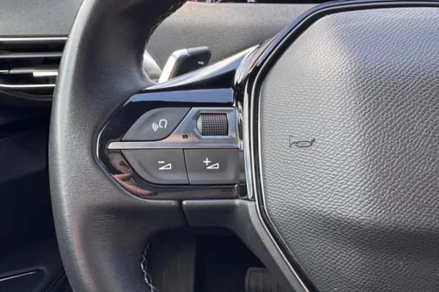 Peugeot 3008 (2023) thumbnail 16
