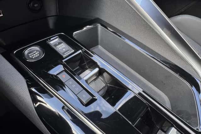 Peugeot 3008 (2023) thumbnail 19