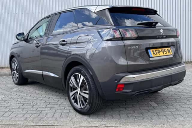 Peugeot 3008 (2023) thumbnail 3