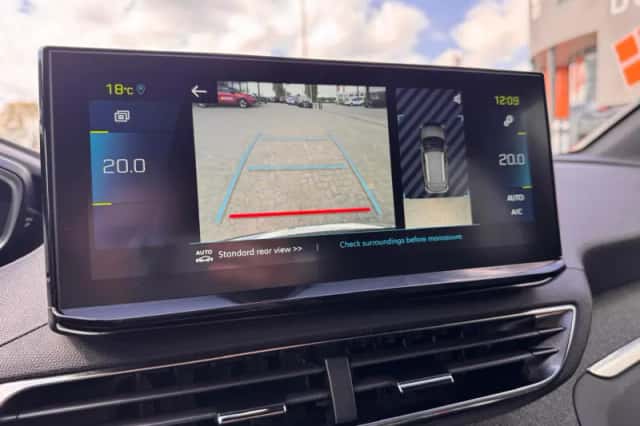 Peugeot 3008 (2023) thumbnail 21