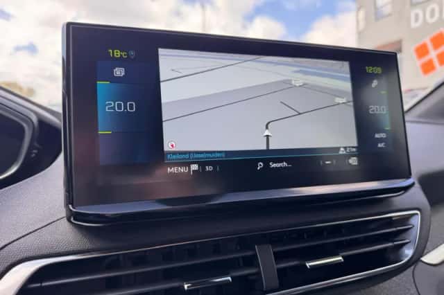 Peugeot 3008 (2023) thumbnail 24