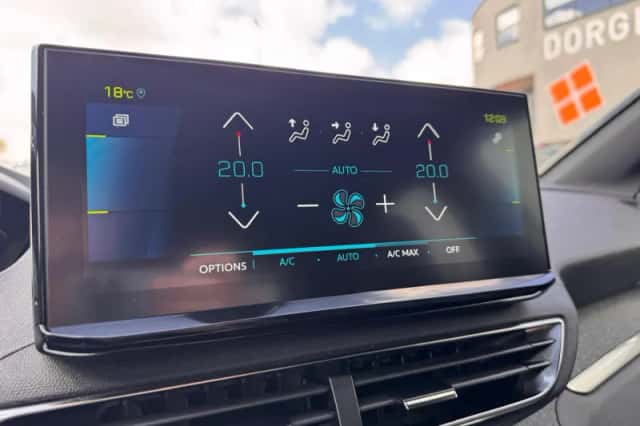 Peugeot 3008 (2023) thumbnail 25