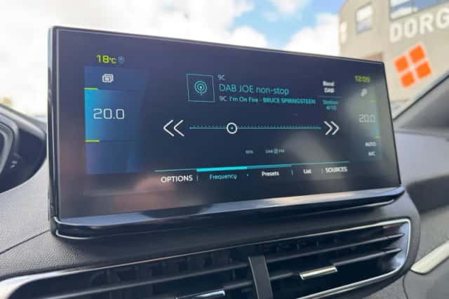 Peugeot 3008 (2023) thumbnail 26