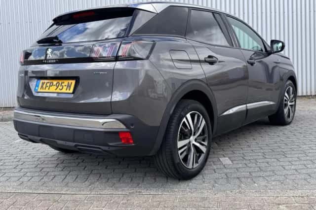 Peugeot 3008 (2023) thumbnail 5