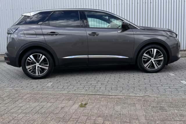Peugeot 3008 (2023) thumbnail 6