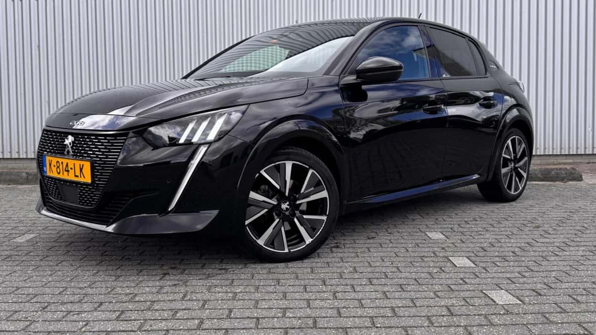 Peugeot 208 (2021) — foto 1