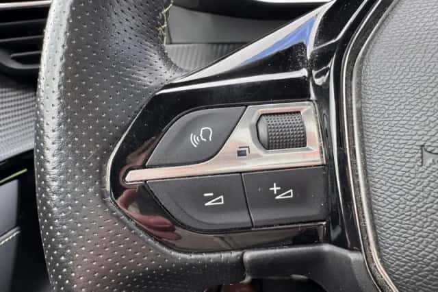 Peugeot 208 (2021) thumbnail 11