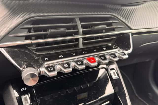 Peugeot 208 (2021) thumbnail 17