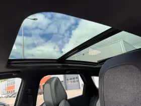 Peugeot 3008 (2018) thumbnail 11
