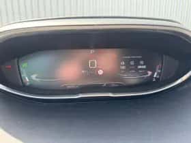 Peugeot 3008 (2018) thumbnail 15