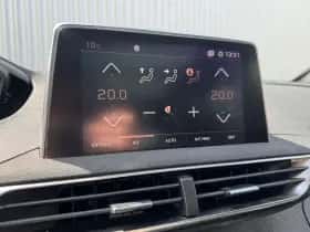 Peugeot 3008 (2018) thumbnail 23