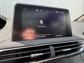 Peugeot 3008 (2018) thumbnail 25