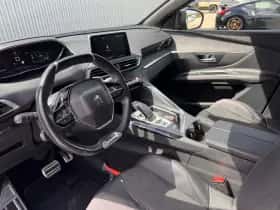 Peugeot 3008 (2018) thumbnail 9