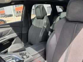 Peugeot 3008 (2018) thumbnail 10