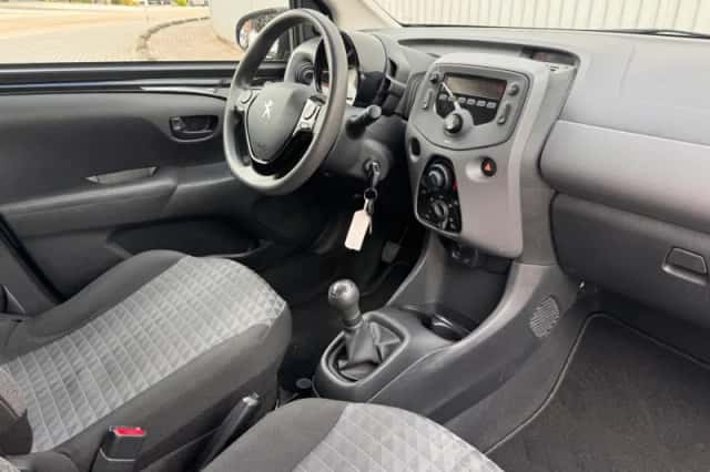 Peugeot 108 (2022) thumbnail 12