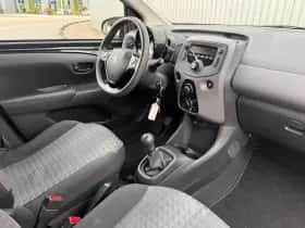 Peugeot 108 (2022) thumbnail 12