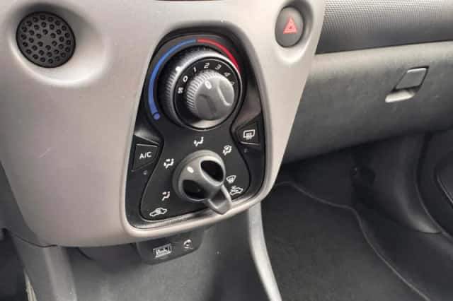 Peugeot 108 (2022) thumbnail 18