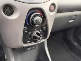 Peugeot 108 (2022) thumbnail 18