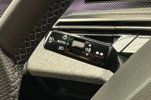 Peugeot 5008 (2024) thumbnail 12