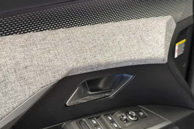 Peugeot 5008 (2024) thumbnail 23