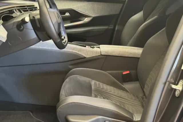 Peugeot 5008 (2024) thumbnail 5