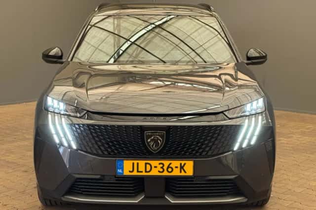 Peugeot 5008 (2024) thumbnail 8