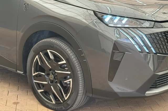 Peugeot 5008 (2024) thumbnail 9