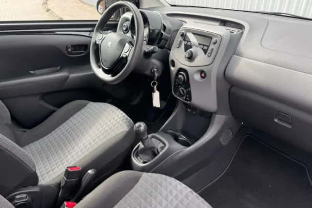 Peugeot 108 (2022) thumbnail 12