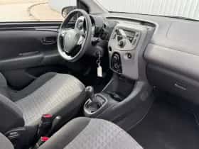 Peugeot 108 (2022) thumbnail 12
