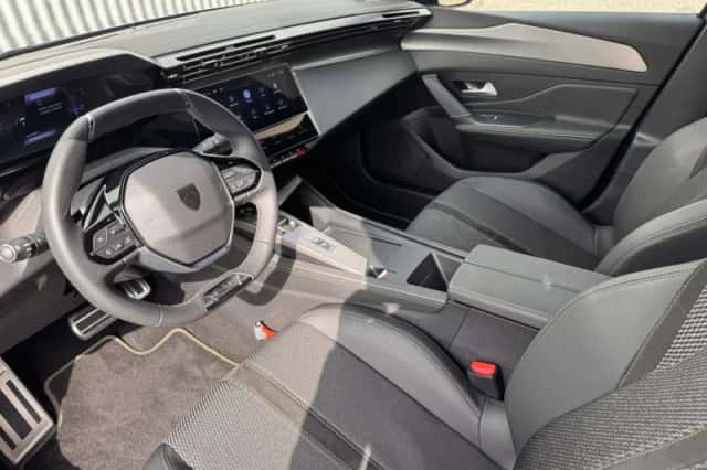 Peugeot 408 (2025) thumbnail 9