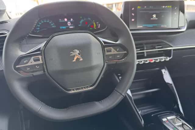 Peugeot e-208 (2023) thumbnail 14
