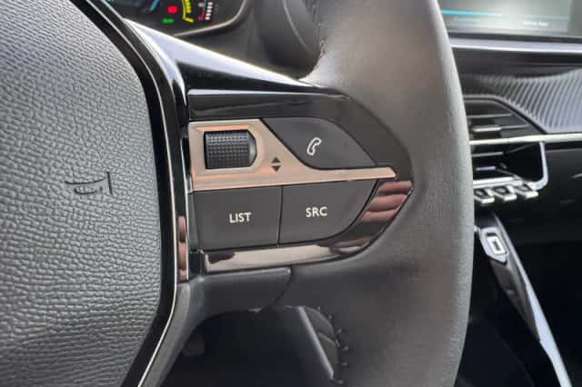 Peugeot e-208 (2023) thumbnail 17